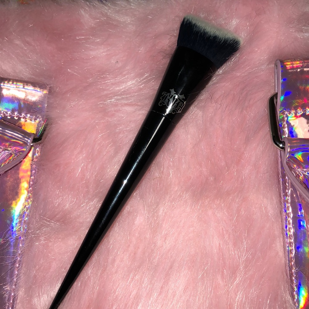 Kat Von D foundation brush 10